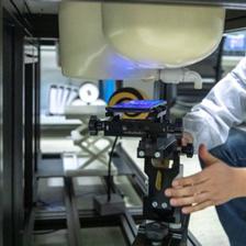 榮耀工廠一線揭秘 與華為共用生產車間和供應鏈體系